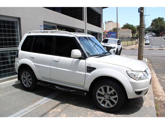 MITSUBISHI PAJERO TR4 2.0 4X2 16V 140CV FLEX 4P MANUAL MITSUBISHI PAJERO TR4 2.0 4X2 16V 140CV FLEX 4P MANUAL